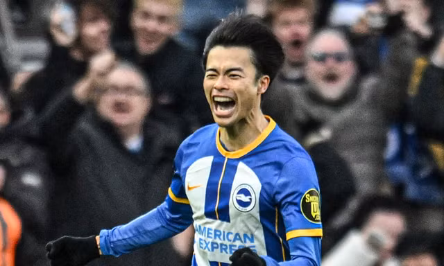 Mitoma lại ghi bàn, lập kỷ lục Premier League