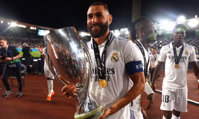 Benzema tiệm cận Ronaldo trong ngày Real Madrid giành Siêu Cúp châu Âu
