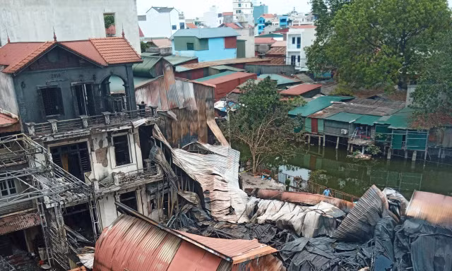 Vụ cháy xưởng ga, gối: Chủ nhà bất lực nhìn 2,5 tỷ đồng tiền mặt tan thành tro