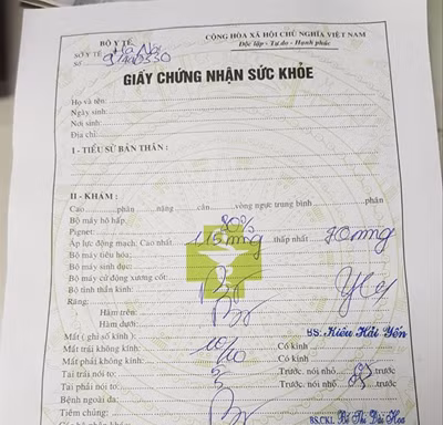 Mua giấy khám sức khỏe dễ như... mua rau giữa Hà Nội