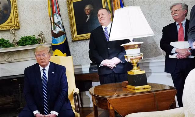 Ông Trump nói Iran đã “phạm sai lầm nghiêm trọng” khi bắn rơi máy bay của Mỹ. Ảnh: NYT 