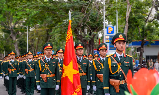 Hải Phòng hợp luyện duyệt đội ngũ và diễu hành kỷ niệm 70 năm Giải phóng thành phố