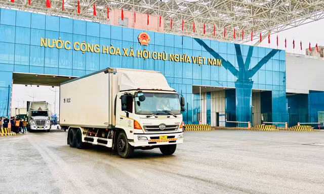 Việt Nam - Trung Quốc thông quan hơn 750 tấn hàng qua cửa khẩu Móng Cái 