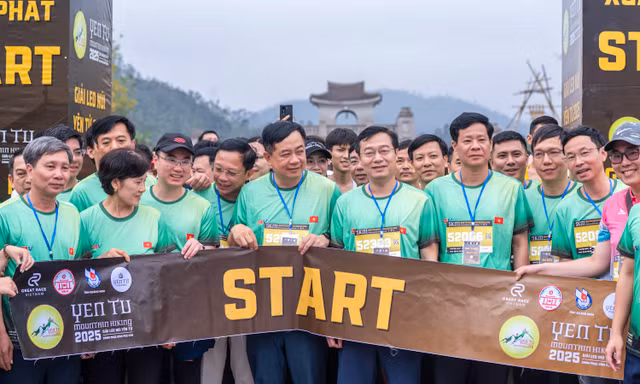 Hơn 3.000 vận động viên tham gia giải leo núi Yên Tử ‘Chinh phục đỉnh Phù Vân’