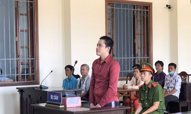 Nghịch tử giết mẹ, rồi tri hô rằng nạn nhân đã tự sát