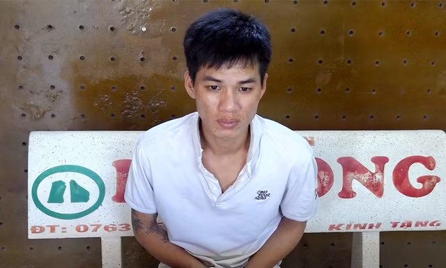 Giật điện thoại nữ sinh bất thành, nam thanh niên đến công an đầu thú