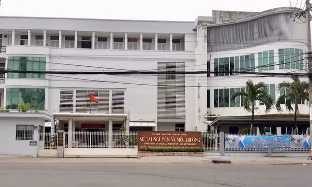 Cảnh cáo Giám đốc Sở Tài nguyên và môi trường An Giang