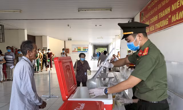 Bát cháo yêu thương, lan tỏa nghĩa tình