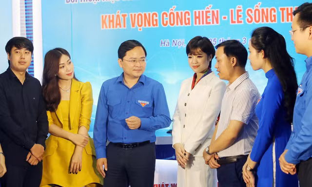 Anh Nguyễn Anh Tuấn, Ủy viên T.Ư Đảng, Bí thư thứ nhất T.Ư Đoàn với đoàn viên, thanh niên, thiếu nhi trong và ngoài nước, với chủ đề “Khát vọng cống hiến - Lẽ sống thanh niên”.