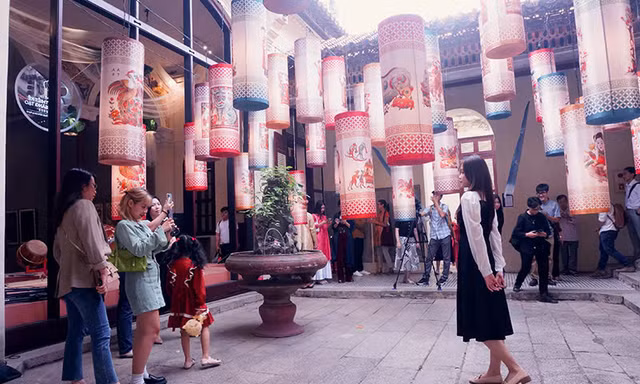 Top 5 điểm 'check-in' đẹp lung linh khi Hà Nội sắp vào Đông, giới trẻ không thể bỏ lỡ!