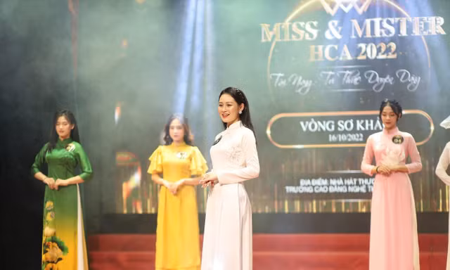 Cuộc thi sắc đẹp và tri thức của sinh viên trường CĐ Nghệ thuật Hà Nội