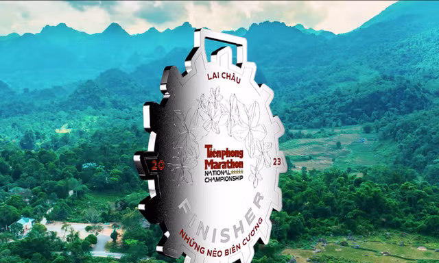 Cận cảnh racekit của Tiền Phong Marathon 2023 truyền tải thông điệp về lịch sử