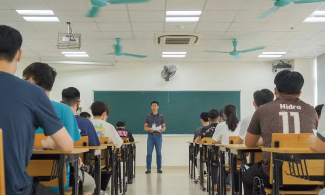 Bắt đầu xét tuyển đại học