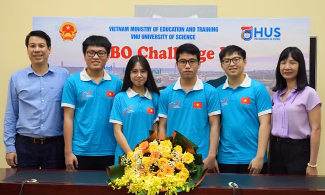 Đội tuyển quốc gia Việt Nam tham dự kỳ thi Olympic Sinh học Quốc tế năm 2021.