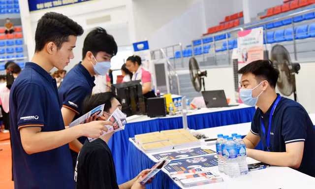 Làm cầu nối quan trọng cho doanh nghiệp đến với hàng nghìn sinh viên