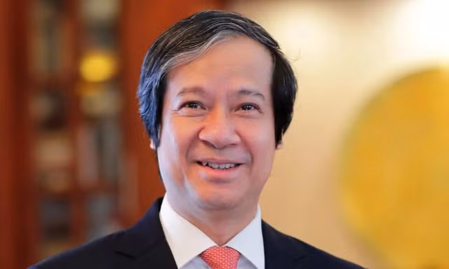 Bộ trưởng Bộ Giáo dục Đào tạo Nguyễn Kim Sơn.