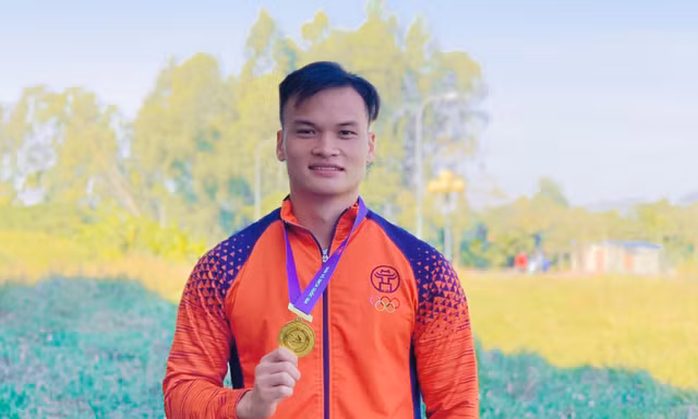 Nam sinh sở hữu bộ sưu tập huy chương Giải thưởng đua thuyền danh giá