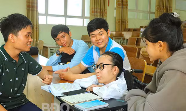 Nữ sinh giàu nghị lực vượt lên chính mình, tỏa sáng với ước mơ học ngành Tâm lý học Giáo dục