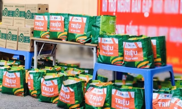 Bí thư thứ nhất T.Ư Đoàn kêu gọi người trẻ, sẻ chia với người dân vùng dịch