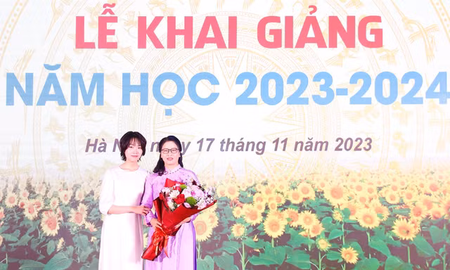 'Tân sinh viên hãy xây dựng cho mình hoài bão và ước mơ'