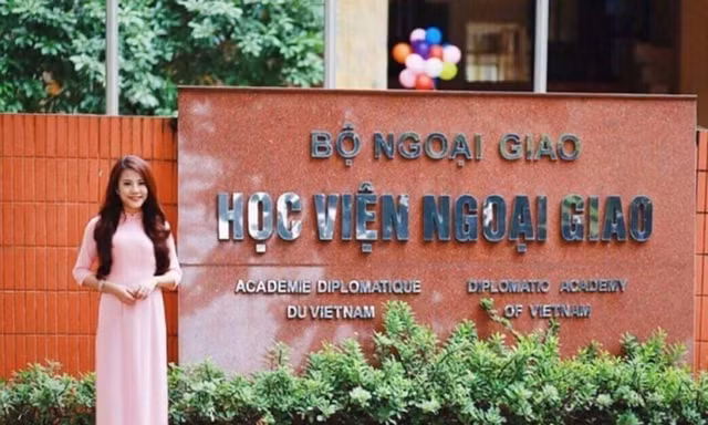 Sinh viên Học viện Ngoại giao Việt Nam.