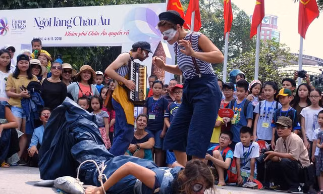 Cơ hội được tận mắt thấy ‘Ngôi làng châu Âu’ trong lòng Hà Nội