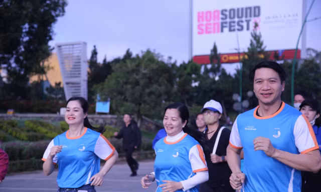 Những thủ lĩnh thanh niên hưởng ứng chặng 11 chương trình ‘Những bước chân vì cộng đồng’
