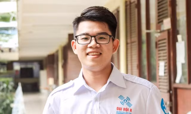 Chàng 'Sinh viên 5 tốt’ mê tình nguyện