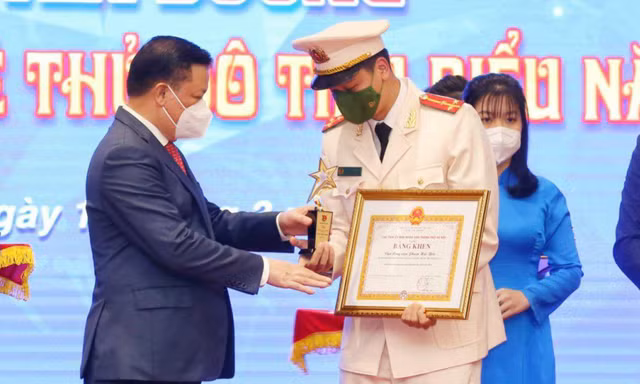 Tuyên dương 10 Gương mặt trẻ Thủ đô tiêu biểu 2021