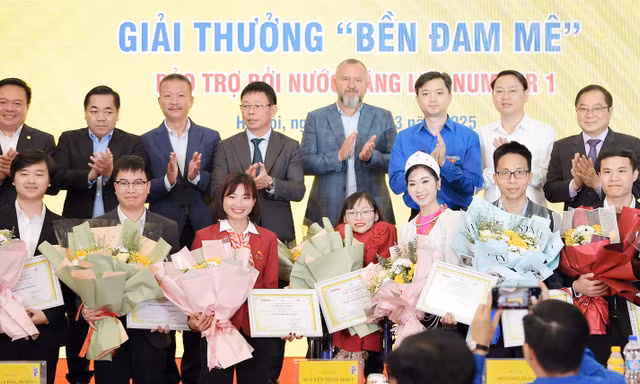 Những nhà khoa học trẻ 'truyền lửa' đam mê 