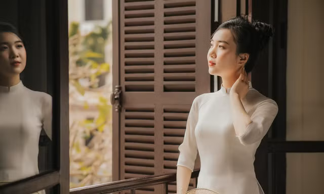 Nữ sinh ĐH Y Hà Nội thướt tha trong tà áo dài
