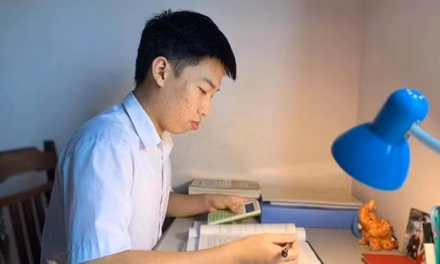 Ước mơ thành hiện thực của chàng thủ khoa ĐH Dược Hà Nội