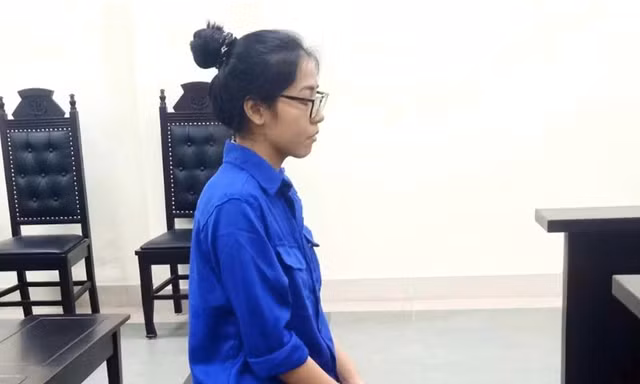 Cô gái lừa tiền tỷ của người yêu và nhóm bạn