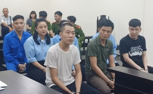 Đại lý ủy quyền hai nhà mạng tiếp tay cho tội phạm 'hack' tài khoản ngân hàng