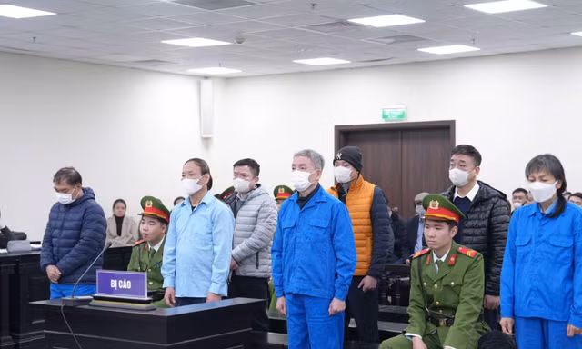 Cựu Chủ tịch NXB Giáo dục Việt Nam ăn năn, xin khoan hồng cho cấp dưới 