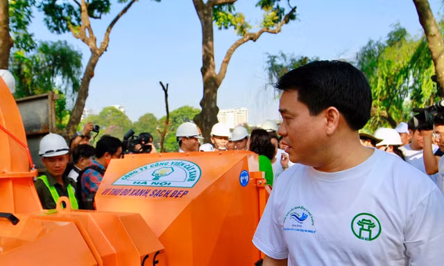 Ông Nguyễn Đức Chung giải trình gì về số tiền hàng tỷ đồng được biếu dịp Tết ?