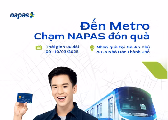 Chủ thẻ Napas đi Metro 'xé túi mù' nhận quà tặng bất ngờ 
