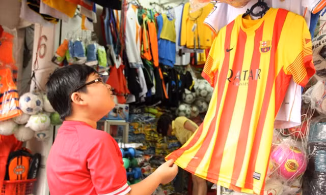 Nở rộ dịch vụ ăn theo World Cup
