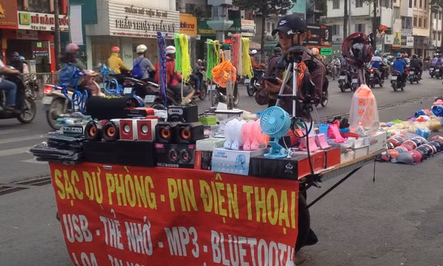 Pin sạc dự phòng giá bèo bán vỉa he