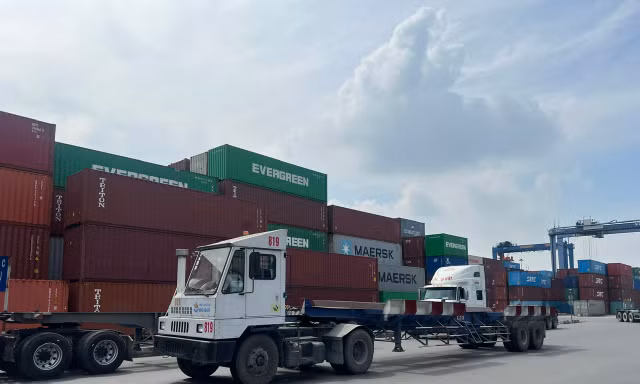Thực hư 19 tấn cà phê, hạt tiêu xuất khẩu nghi bị ‘rút ruột’ tại cảng Cát Lái