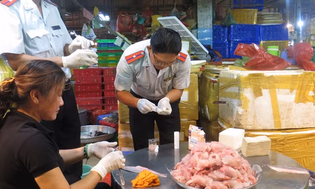 Tội phạm ẩn náu ở chợ đầu mối Sài Gòn
