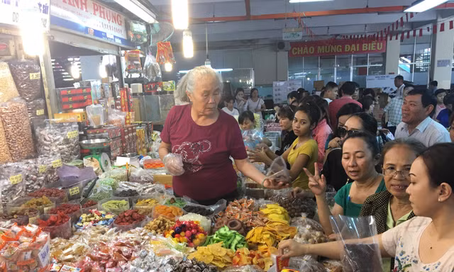 Doanh nghiệp vừa và nhỏ gặp nhiều khó khăn về vốn, các loại phí không chính thức...