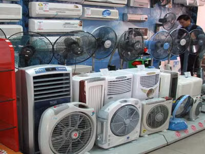 Nắng như lửa đốt: Hoa quả, điều hòa 'đắt như tôm tươi'