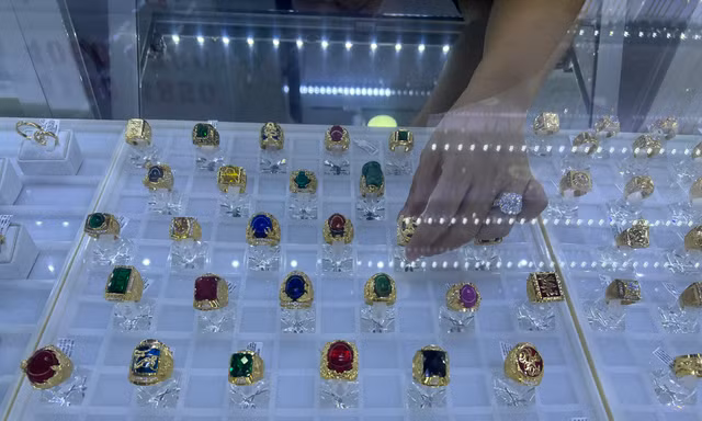 Nhiều tiệm vàng ở TPHCM nơm nớp lo bị 'sờ gáy'