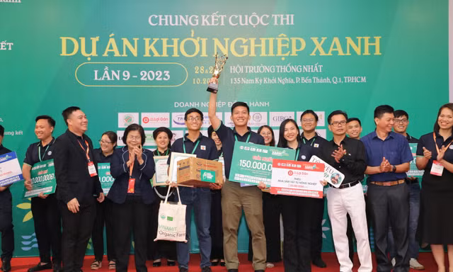 Giành giải nhất thi khởi nghiệp, nhóm bạn trẻ xuất khẩu xơ mướp ra thế giới