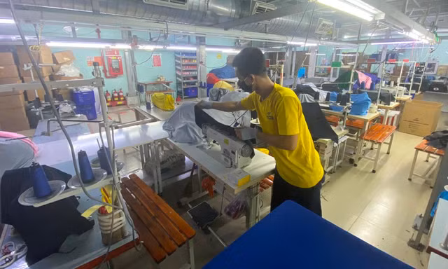 90% doanh nghiệp dệt may tại TPHCM tạm ngưng hoạt động do không thể thực hiện "3 tại chỗ" 