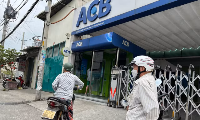 Tưởng cây ATM quá tải ngày Tết hóa ra ế chỏng chơ 