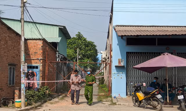 Phong tỏa tạm thời nơi K. làm việc ở Q.9 (ảnh: H.H)