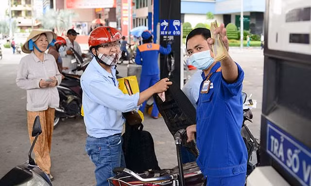 Giá bán lẻ các mặt hàng xăng được giữ nguyên từ 15h hôm nay