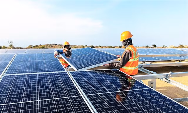 Tiêu thụ điện lập kỷ lục vì nắng nóng 